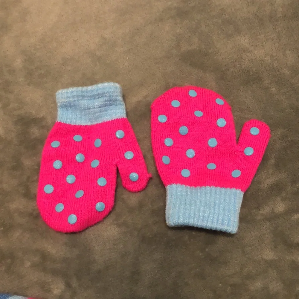 Minnie Mouse Hat & Mittens Set